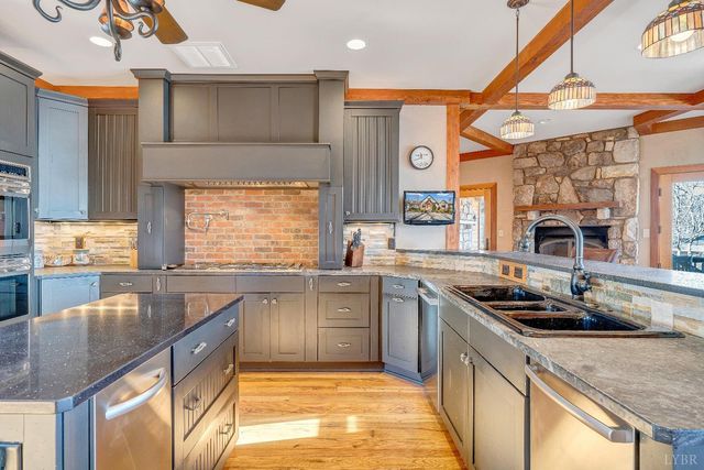 104 Arbor Lane, Huddleston, VA 24104