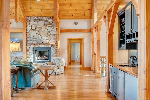 104 Arbor Lane, Huddleston, VA 24104