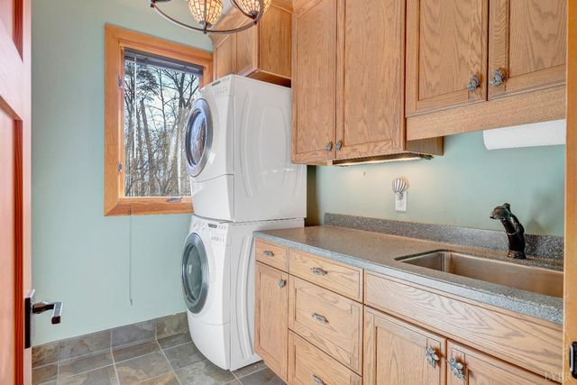 104 Arbor Lane, Huddleston, VA 24104