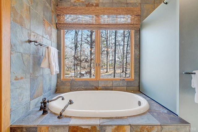 104 Arbor Lane, Huddleston, VA 24104