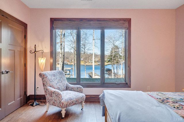 104 Arbor Lane, Huddleston, VA 24104