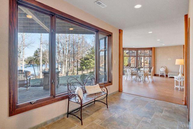 104 Arbor Lane, Huddleston, VA 24104