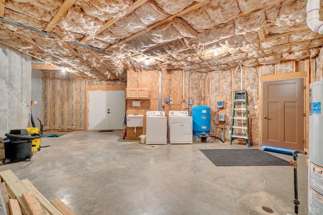 104 Arbor Lane, Huddleston, VA 24104