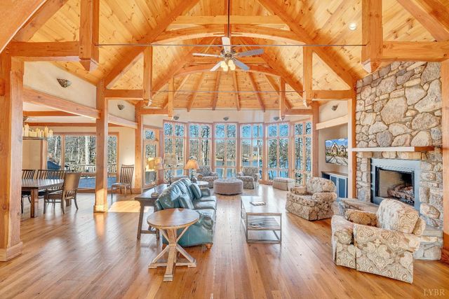 104 Arbor Lane, Huddleston, VA 24104