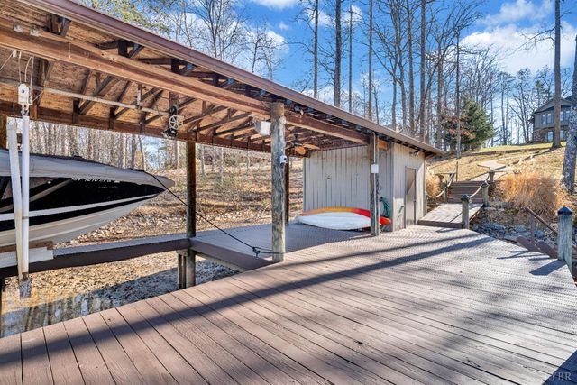 104 Arbor Lane, Huddleston, VA 24104