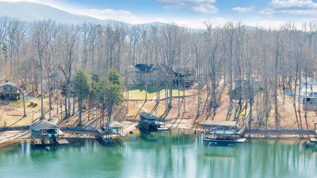 104 Arbor Lane, Huddleston, VA 24104