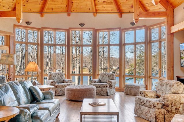 104 Arbor Lane, Huddleston, VA 24104