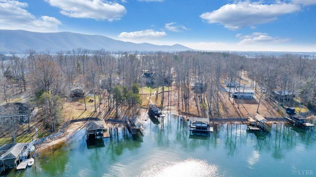 104 Arbor Lane, Huddleston, VA 24104