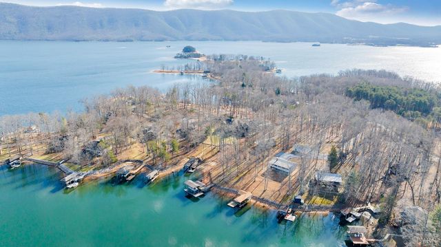 104 Arbor Lane, Huddleston, VA 24104