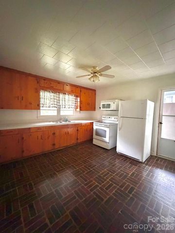 1132 S Rutherford Street, Blacksburg, SC 29702