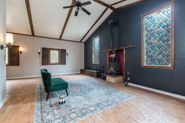 16 Bobolink Lane, Tijeras, NM 87059