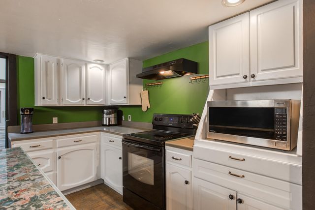 16 Bobolink Lane, Tijeras, NM 87059