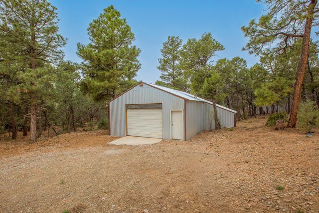 16 Bobolink Lane, Tijeras, NM 87059