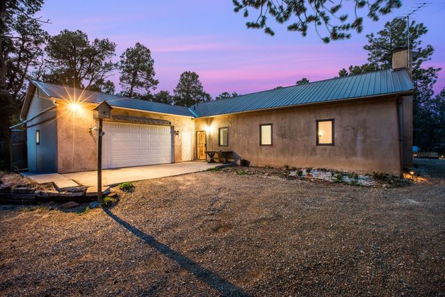 16 Bobolink Lane, Tijeras, NM 87059