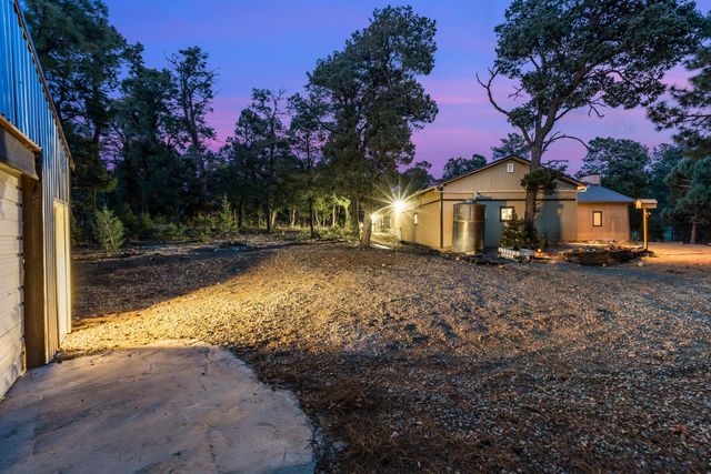 16 Bobolink Lane, Tijeras, NM 87059