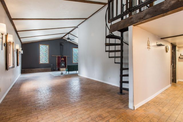 16 Bobolink Lane, Tijeras, NM 87059