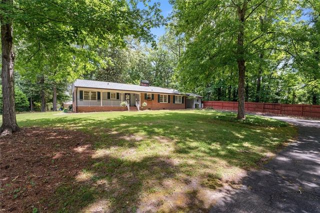 206 Ridley Dr, Carrollton, GA 30117