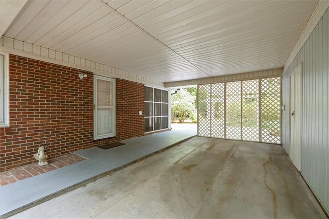 206 Ridley Dr, Carrollton, GA 30117