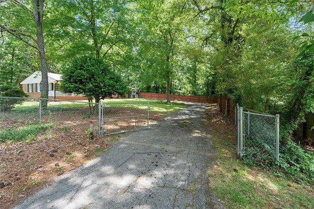 206 Ridley Dr, Carrollton, GA 30117