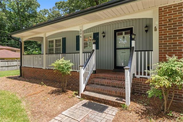 206 Ridley Dr, Carrollton, GA 30117