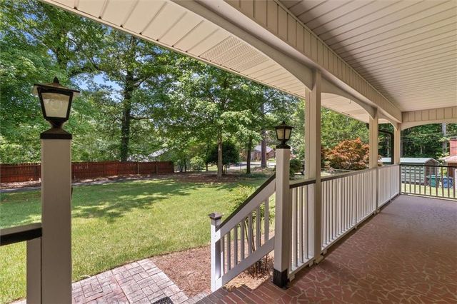 206 Ridley Dr, Carrollton, GA 30117