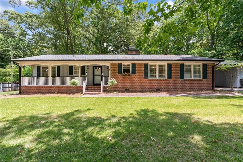 206 Ridley Dr, Carrollton, GA 30117