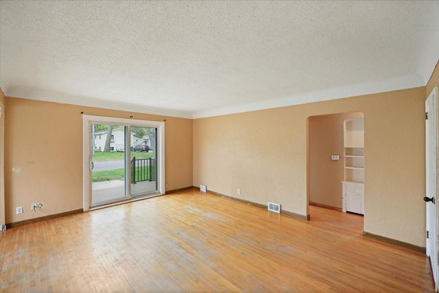 4656 2nd Avenue, White Bear Lake, MN 55110