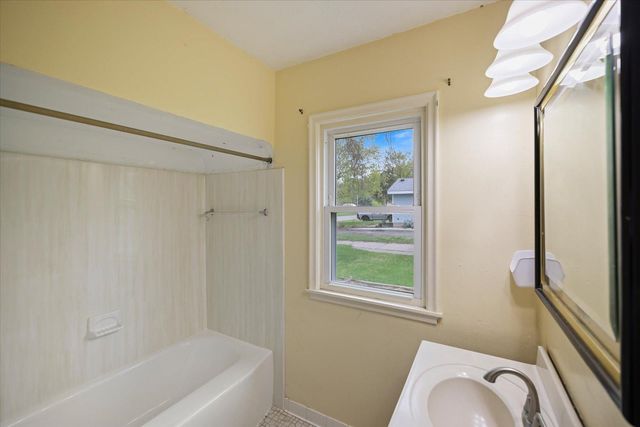 4656 2nd Avenue, White Bear Lake, MN 55110