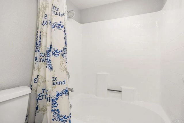 750 Breeze Hill Rd 110, Vista, CA 92081