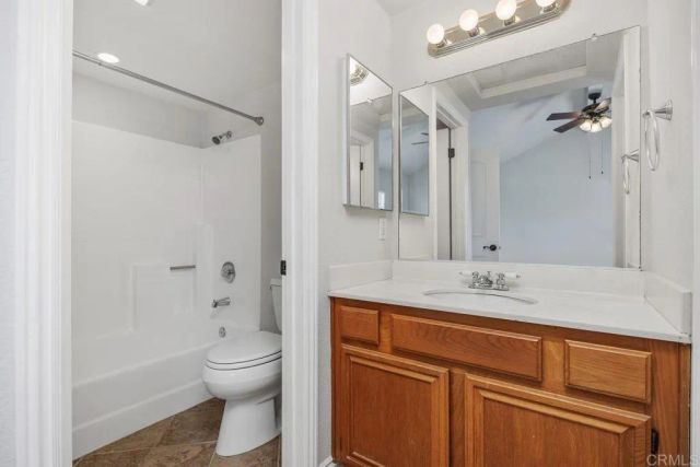 750 Breeze Hill Rd 110, Vista, CA 92081