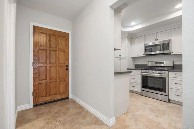 750 Breeze Hill Rd 110, Vista, CA 92081