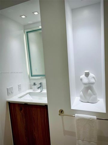 2301 Collins Avenue 837, Miami Beach, FL 33139