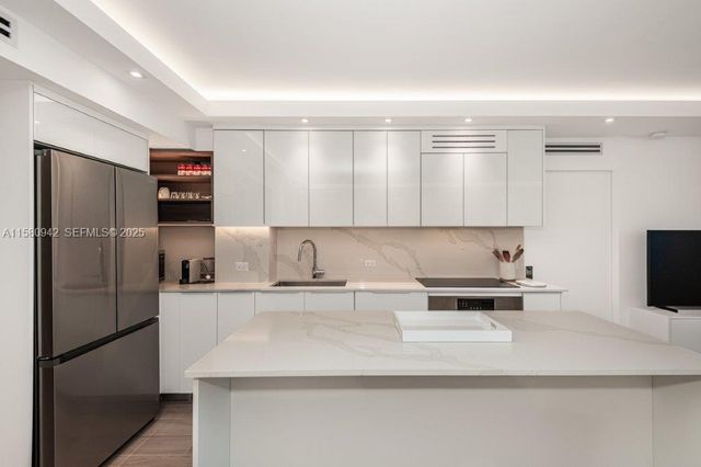 2301 Collins Avenue 837, Miami Beach, FL 33139