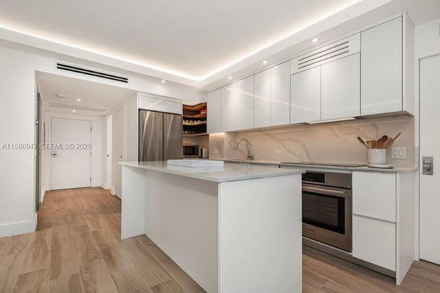 2301 Collins Avenue 837, Miami Beach, FL 33139