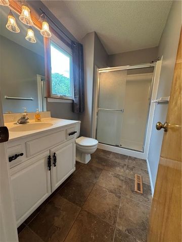 18212 E 31st Terrace, Independence, MO 64057