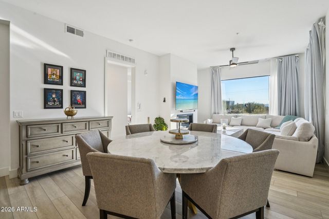 5250 E DEER VALLEY Drive 209, Phoenix, AZ 85054