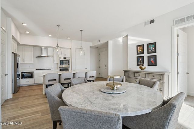 5250 E DEER VALLEY Drive 209, Phoenix, AZ 85054