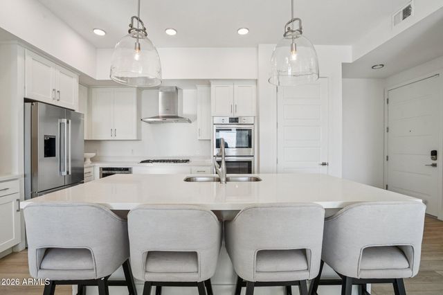 5250 E DEER VALLEY Drive 209, Phoenix, AZ 85054