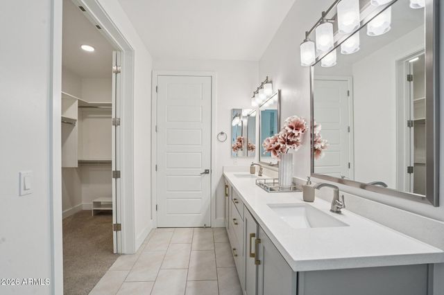 5250 E DEER VALLEY Drive 209, Phoenix, AZ 85054