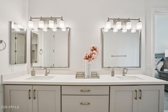 5250 E DEER VALLEY Drive 209, Phoenix, AZ 85054