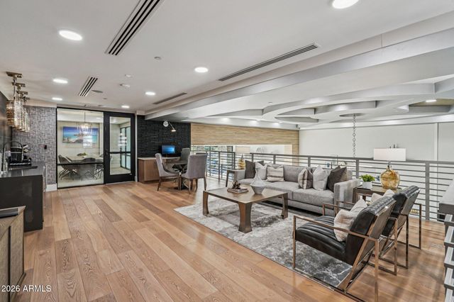 5250 E DEER VALLEY Drive 209, Phoenix, AZ 85054