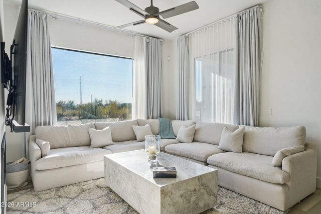 5250 E DEER VALLEY Drive 209, Phoenix, AZ 85054