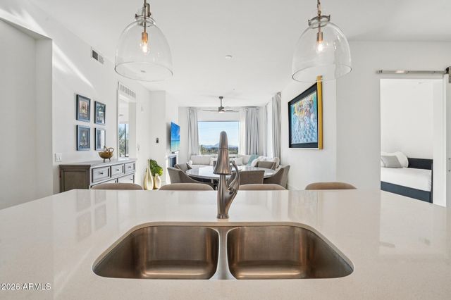 5250 E DEER VALLEY Drive 209, Phoenix, AZ 85054