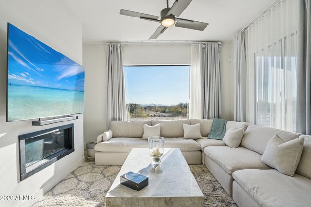 5250 E DEER VALLEY Drive 209, Phoenix, AZ 85054