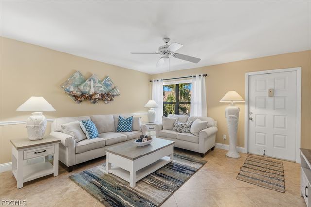 8336 Charter Club CIR 7, Fort Myers, FL 33919