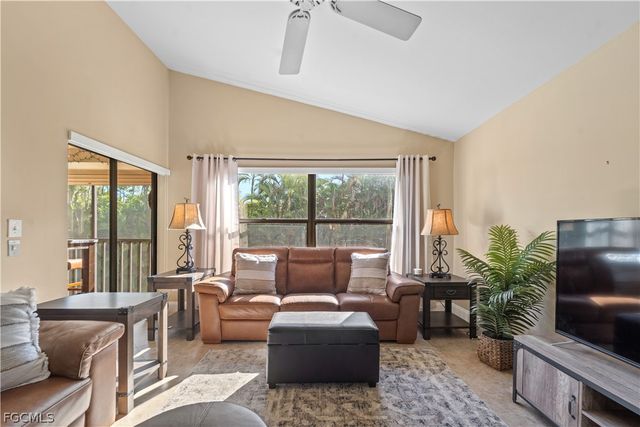 8336 Charter Club CIR 7, Fort Myers, FL 33919