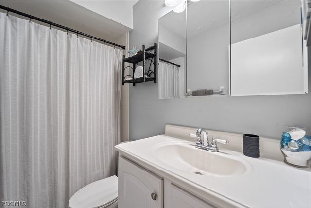 8336 Charter Club CIR 7, Fort Myers, FL 33919