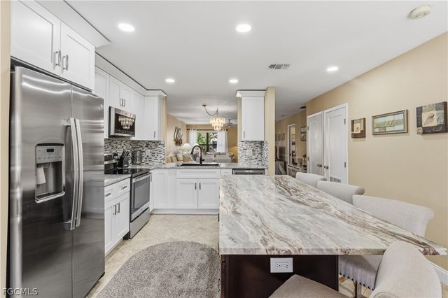 8336 Charter Club CIR 7, Fort Myers, FL 33919