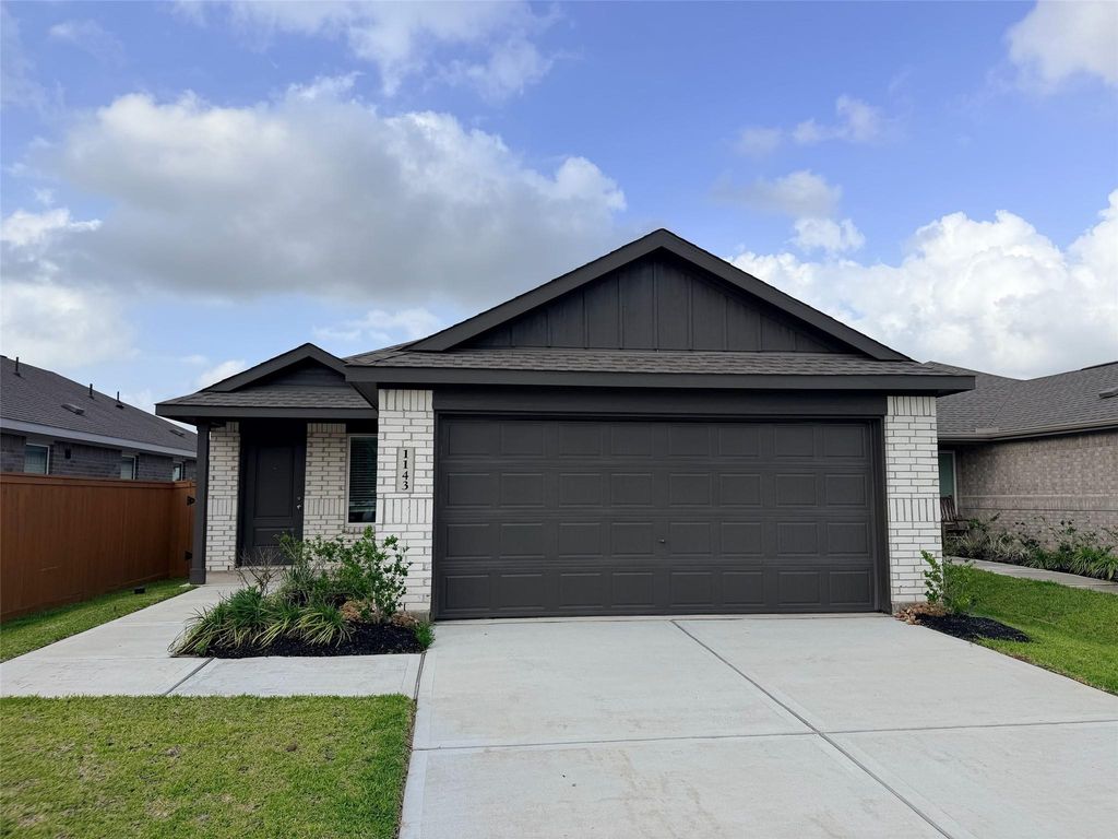 1143 Blue Stone Drive, Beasley, TX 77417