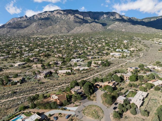 1178 Laurel Place NE, Albuquerque, NM 87122